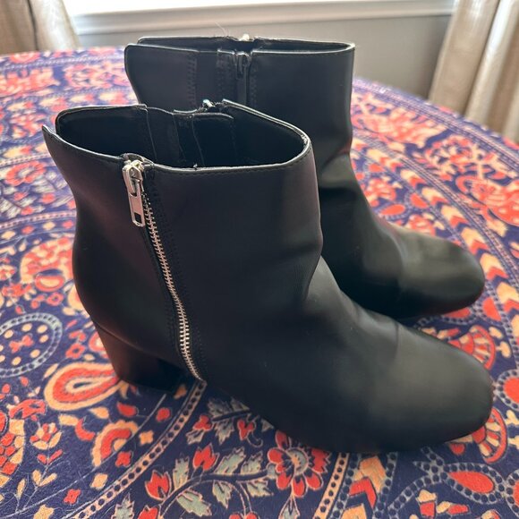 Torrid Massini Audrey Black PU Zip Bootie Mid Wrap Heel Vegan Size 11 - Picture 1 of 8